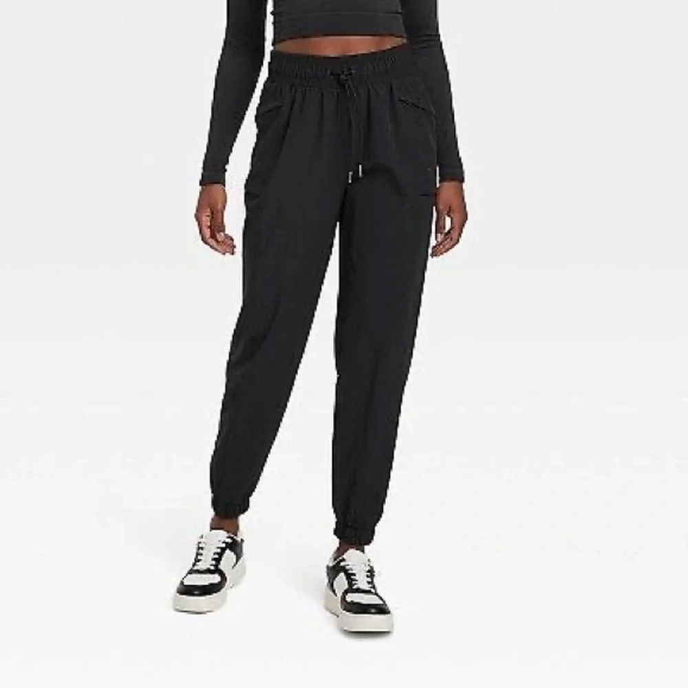 Women's Lined Winter Woven Joggers - All in Motion Black Small - Picture 6 of 10